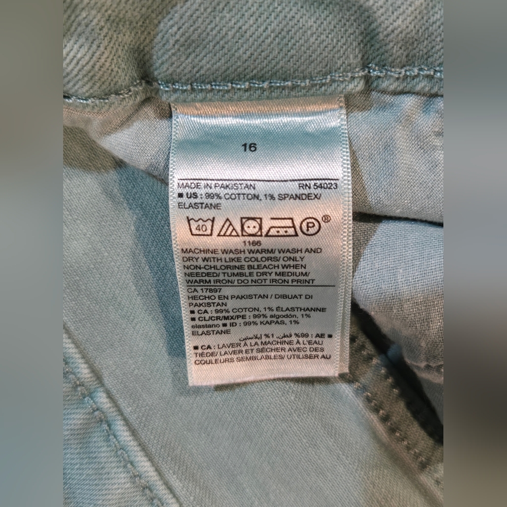 Old Navy Distressed Mint Jean Shorts (7c1) - Picture 5 of 6